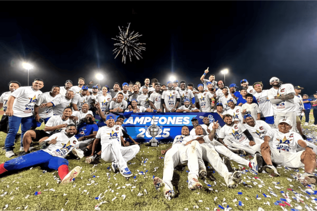 Caimanes de Barranquilla logró su decimocuarto título en el béisbol colombiano.