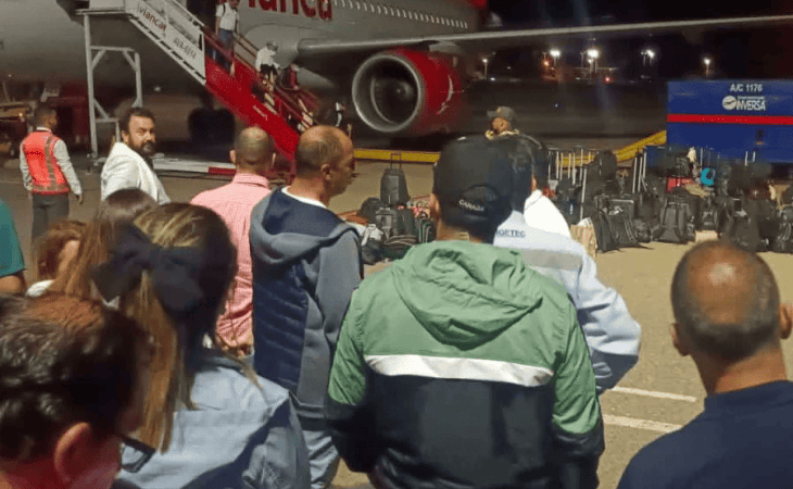 Imagen aportad por la Defensa Civil en el aeropuerto de Valledupar ante la emergencia.