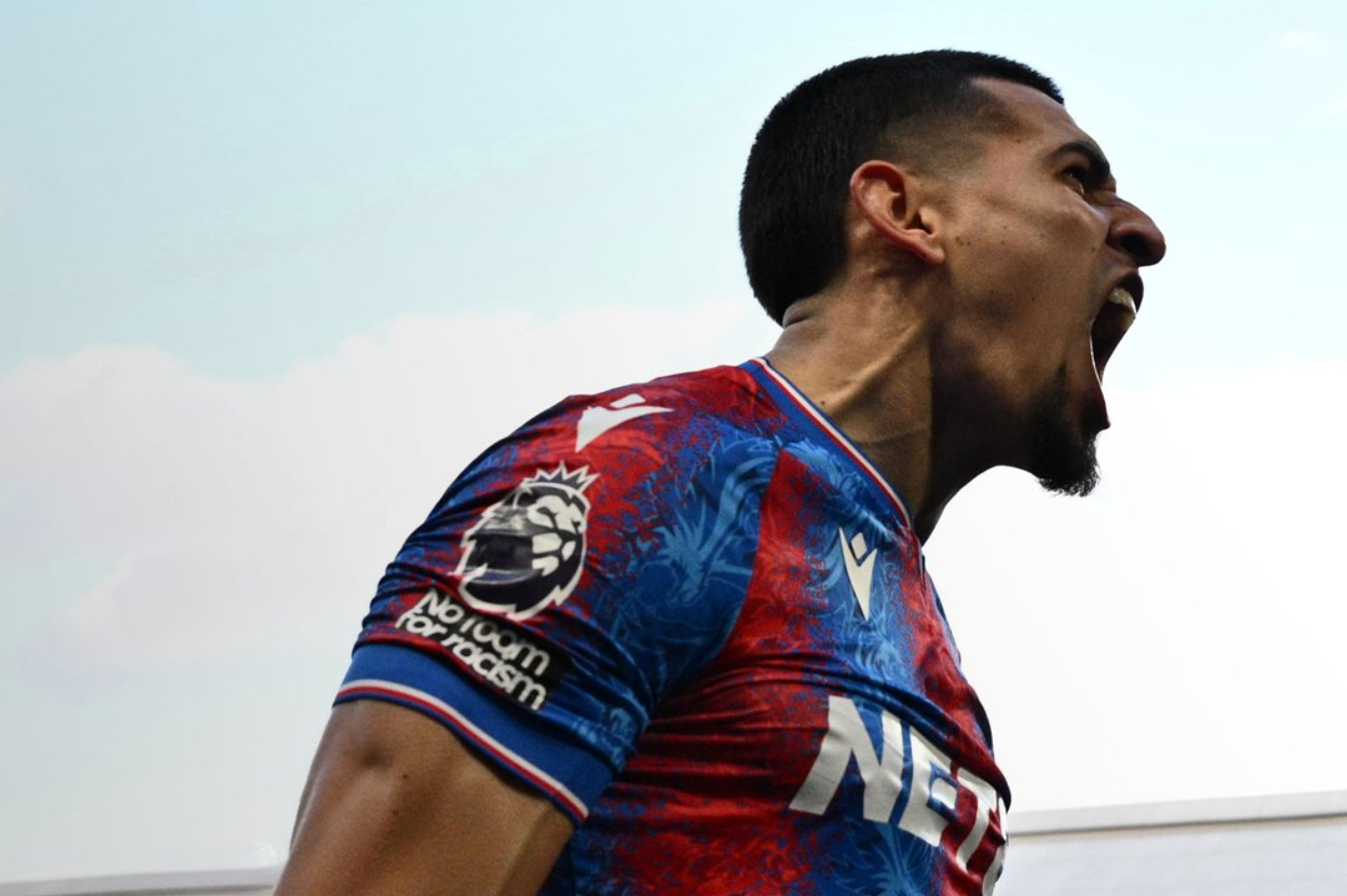 Daniel Muñoz celebra su nuevo gol con Crystal Palace.