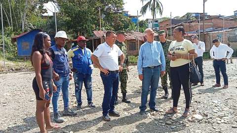 Ministro de Defensa llega a Buenaventura para atender situación de orden público