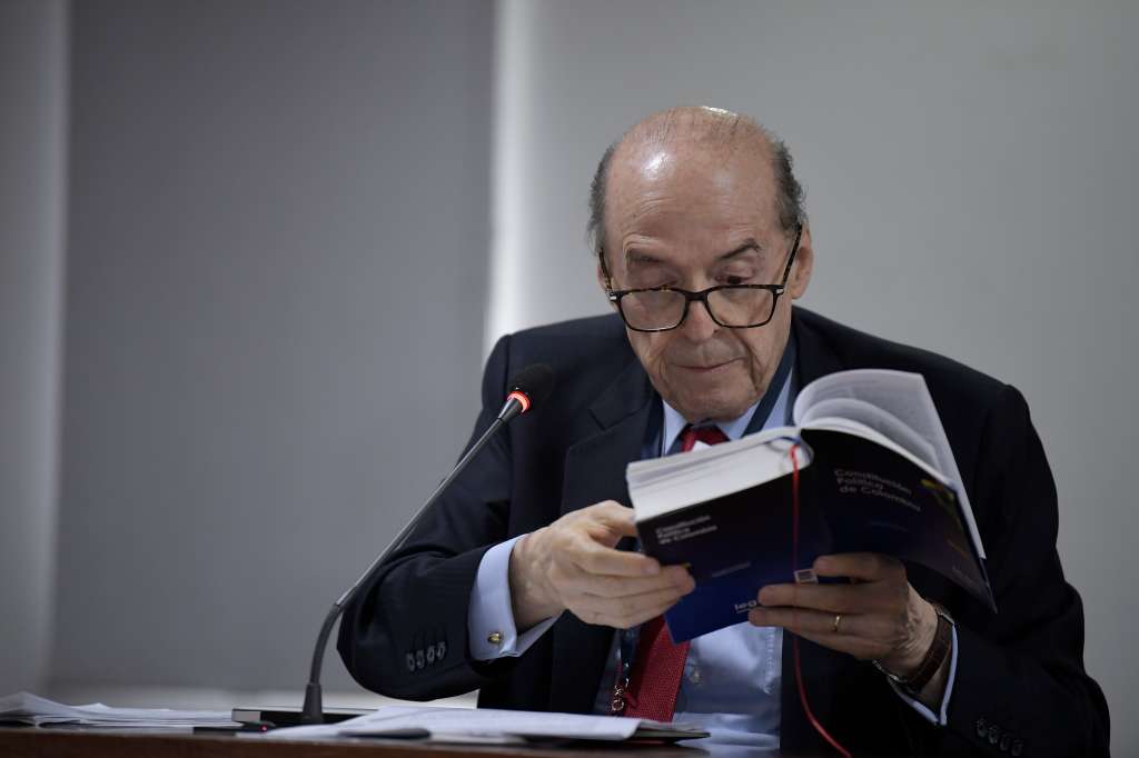 Excanciller, durante el juicio disciplinario ante la Procuraduría, por la licitación para producción y entrega de pasaportes.