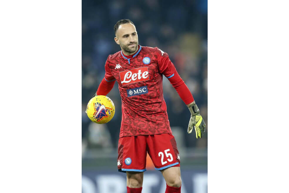 David Ospina, arquero colombiano, tras el gol que recibió en el minuto 82 contra Lazio. / EFE