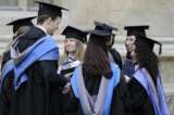 Acusan a la Universidad de Oxford de "preferir" a los alumnos blancos