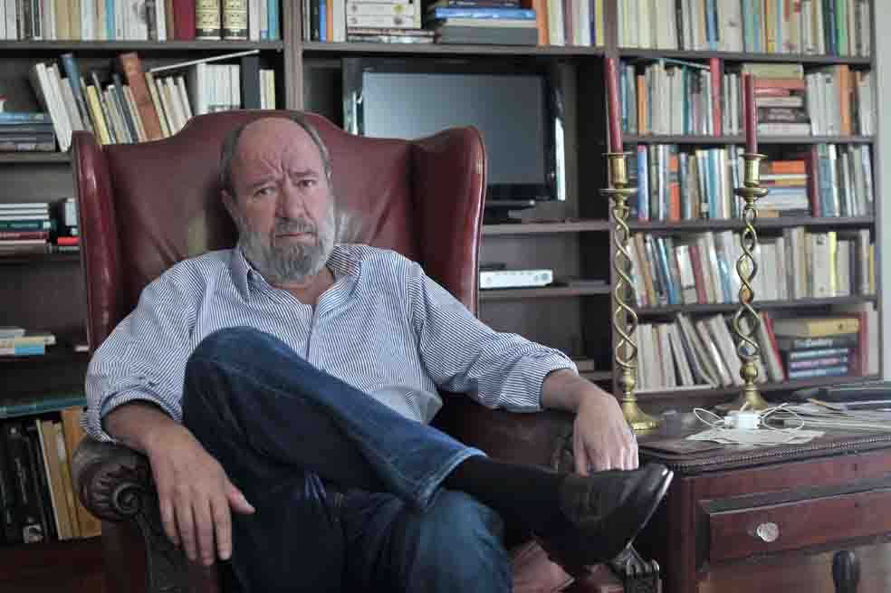 El columnista, en entrevista a W Radio se defendió de la polémica que generaron sus últimas dos columnas en las que supuestamente habría apoyado el acoso a la mujer. / Archivo