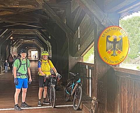 Dos pensionados en bici por Europa: ¡Y finalmente tuvimos un incidente mecánico!