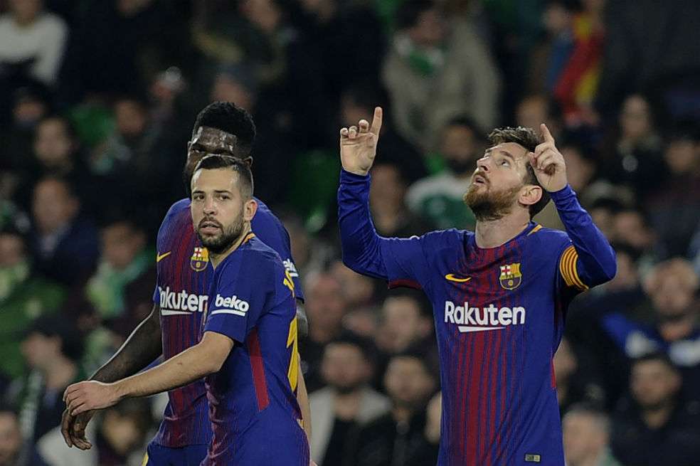 Lionel Messi celebra uno de los goles frente al Betis. / AFP