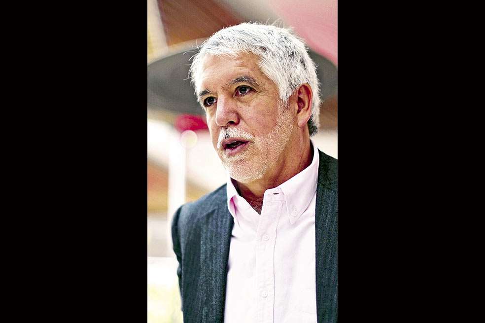 Enrique Peñalosa inscribirá su candidatura por firmas a nombre del Equipo por Bogotá. Andrés Torres