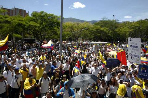 Así fueron las marchas convocadas por la oposición en las principales ciudades
