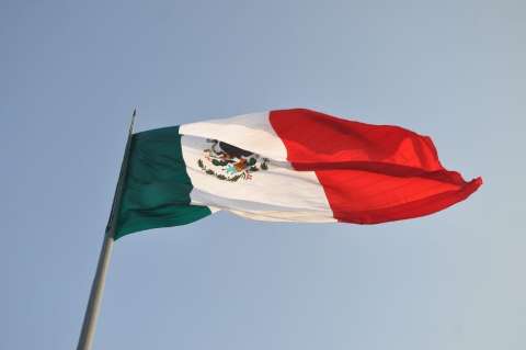 Dos colombianas murieron en México por inhalar gas de un carro que quedó prendido