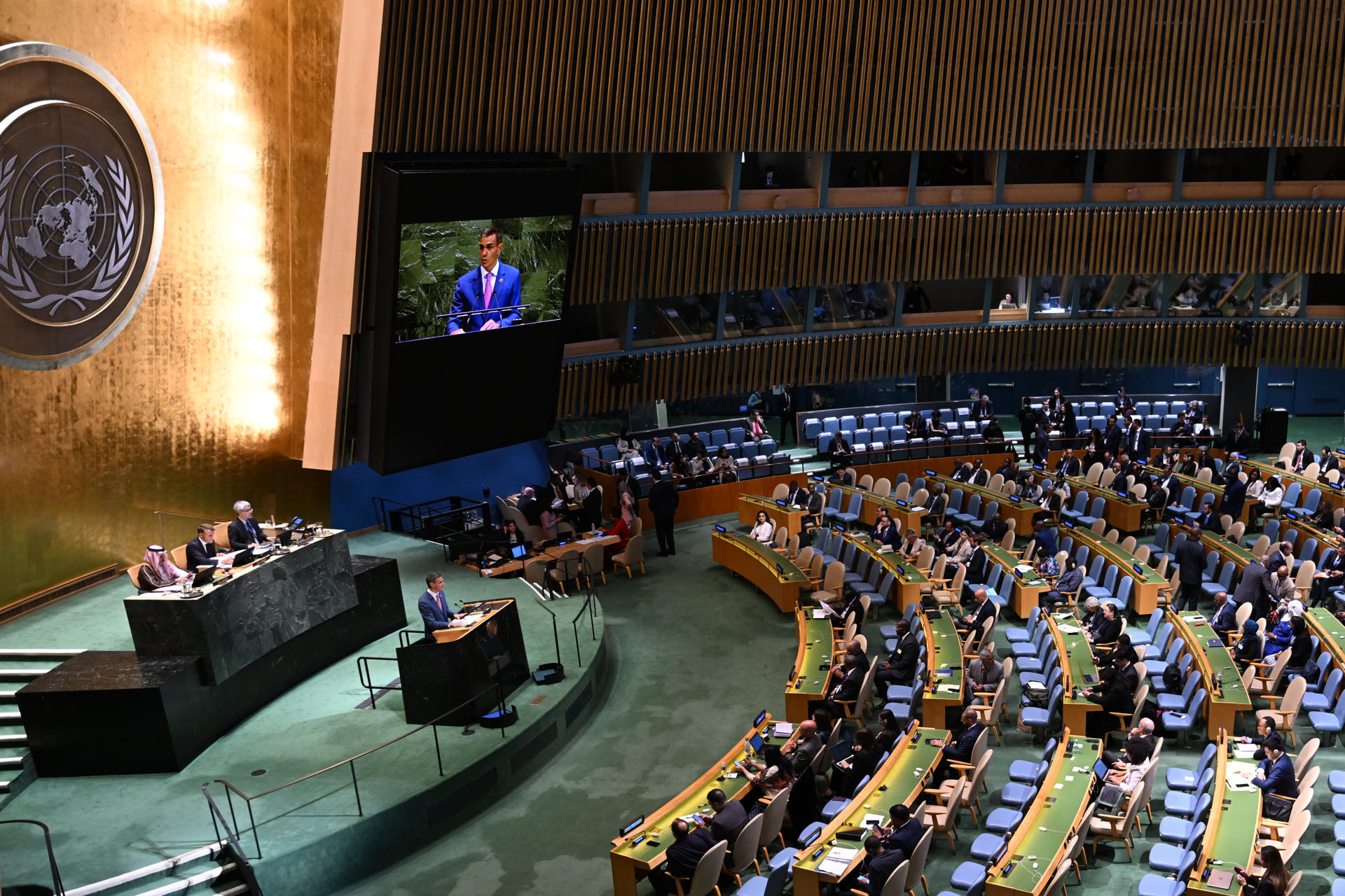FOTODELDÍA NUEVA YORK (ESTADOS UNIDOS), 23/09/2025.- El presidente del Gobierno español, Pedro Sánchez, durante su intervención en la conferencia internacional sobre la solución de los dos Estados celebrada en la ONU la víspera del inicio del nuevo periodo de sesiones de la Asamblea General de Naciones Unidas. EFE/ Borja Puig de la Bellacasa/Pool Moncloa SOLO USO EDITORIAL/SOLO DISPONIBLE PARA ILUSTRAR LA NOTICIA QUE ACOMPAÑA (CRÉDITO OBLIGATORIO)