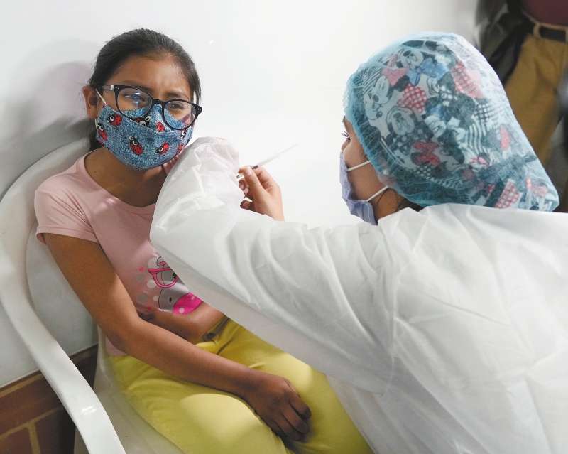 A finales de octubre el ministerio de Salud aprobó la administración de la vacuna de Sinovac para niños entre 3 y 11 años. / Associated Press