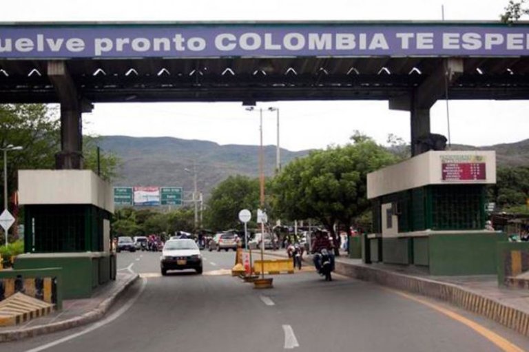 Cancillería presenta queja a Venezuela por supuestos maltratos a colombianos deportados