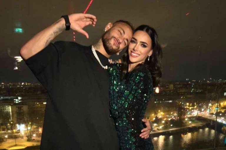 En redes sociales, Neymar y su novia Bruna anunciaron que tendrían su primer hijo, segundo para el futbolista. ¿Quién es ella?
