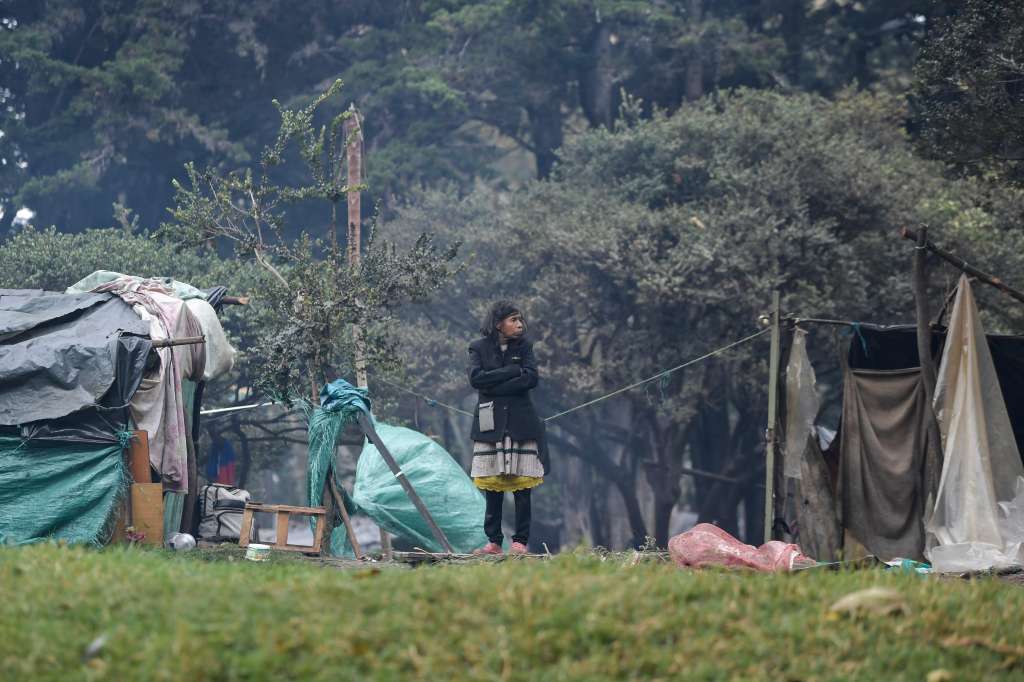 Desalojo voluntario de indígenas Embera luego de ocupar por varios meses el parque Nacional en Bogotá