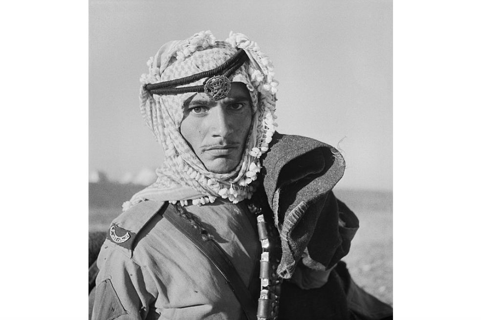 Retrato de un legionario árabe en 1942, por el fotógrafo Cecil beaton. / Cortesía