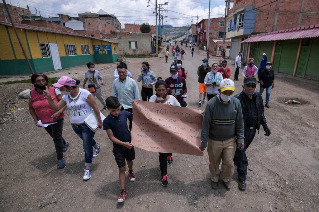 Ciudadanos de Ciudad Bolívar solicitan ayudas al Gobierno y la Alcaldía para enfrentar la crisis por el Coronavirus. / Mauricio Alvarado - El Espectador