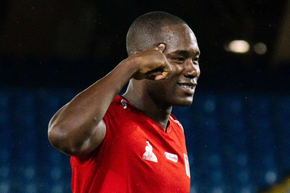 Andrés Mosquera Guardia abrió la goleada de América sobre Tigres (5-0).