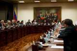 Suspenden elección de tres diputados de la oposición en Venezuela