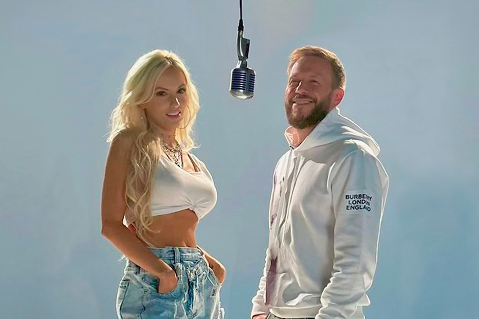 Katie Ángel y el ganador del Grammy Latino, Noel Schajris presentan un videoclip con una gama de colores pastel que evocan el romanticismo y la fantasía del single autoría de Noel Schajris junto a Claudia Brant.