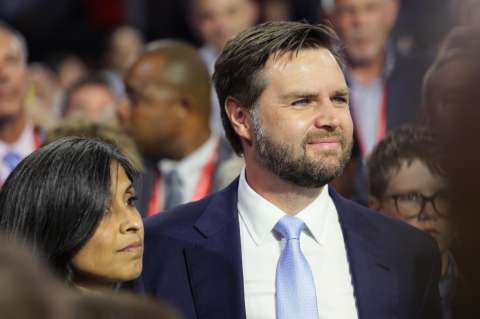 J. D. Vance, de comparar a Trump con Hitler a ser su fórmula vicepresidencial