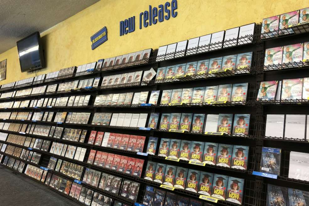 Pronto serán los únicos, pues esta semana la otra tienda que seguía en pie en Australia anunció su cierre definitivo. La noticia produjo sentimientos encontrados entre los empleados del local de la avenida Revere. / EFE