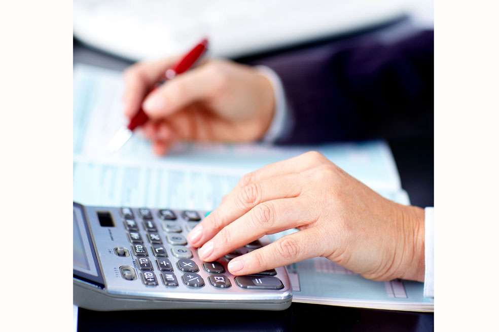 Aunque la falta de pago de los usuarios puede perjudicar las finanzas de las EPS, estas no deben olvidar el sentido humano de sus servicios. / 123RF