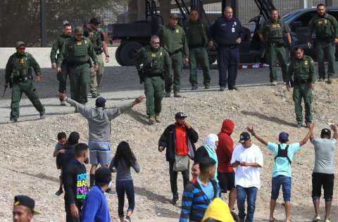 Frontera de México y EE. UU.: disparan balas de goma a migrantes venezolanos