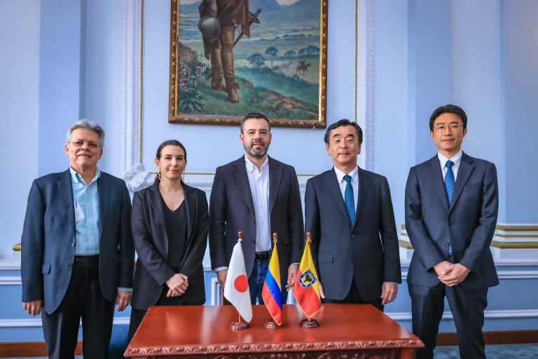 Bogotá firma acuerdo con Japón para transformar el desarrollo urbano alrededor del Metro