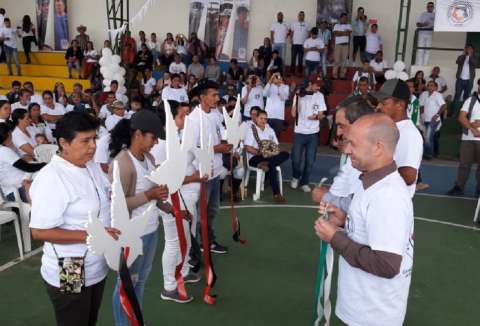 Víctimas del conflicto se encontraron con excombatientes como acto de reconciliación
