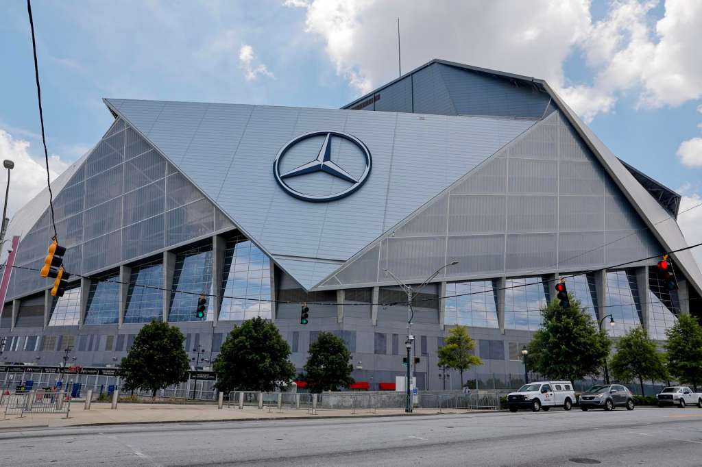 EA2694. BOGOTÁ (COLOMBIA), 09/06/2025.- Fotografía de archivo del 18 de junio de 2024 del estadio Mercedes-Benz, en Atlanta (Estados Unidos). Cinco de los doce estadios que albergarán el Mundial de Clubes también serán sede durante la Copa del Mundo. Se trata del Hard Rock Stadium de Miami, el Mercedes-Benz Stadium de Atlanta, el Lincoln Financial Field de Filadelfia, el Lumen Field de Seattle y el MetLife Stadium en las afueras de Nueva York. EFE/ Erik S. Lesser /ARCHIVO
