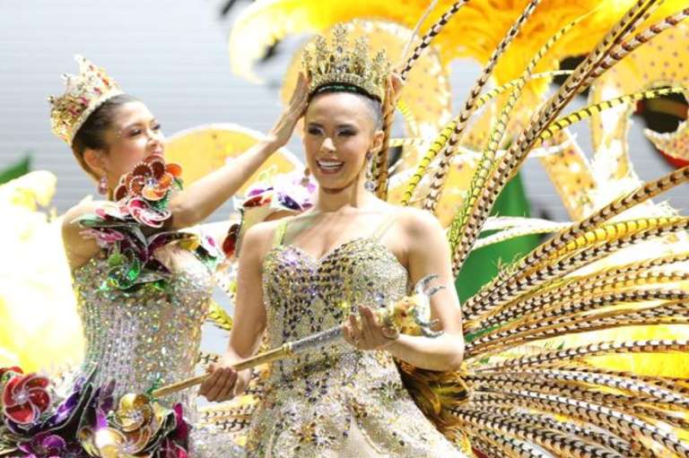 Natalia De Castro González y Sebastián Guzmán Gallego fueron coronados como los reyes del Carnaval de Barranquilla. La revista Vea estuvo presente como medio aliado.