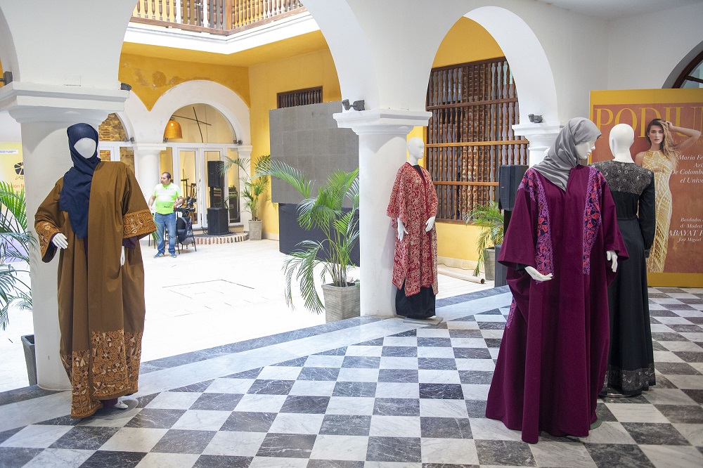 En el evento se realizó una exposición de moda de 15 universidades de Latinoamérica. / Ixel Moda