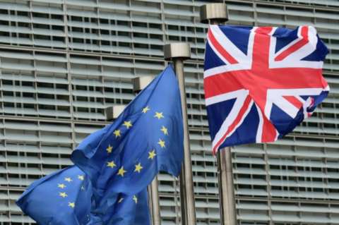 Gobierno británico advierte aumento de impuestos y recortes si salen de la Unión Europea
