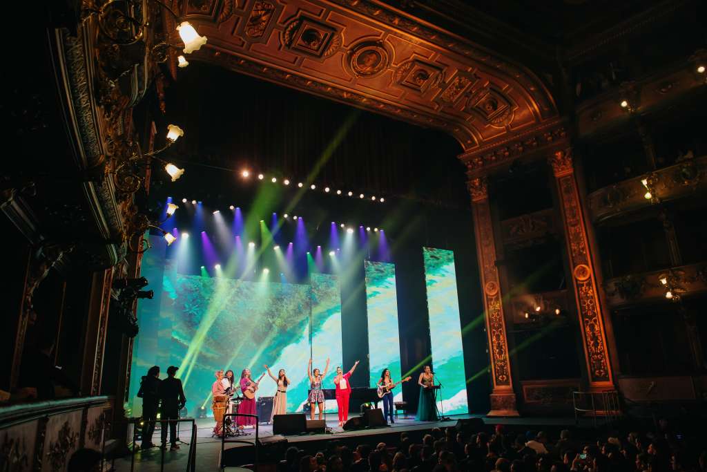 La ceremonia de los Premios Nuestra Tierra 2022 se realizó en el Teatro Colón (Bogotá) el miércoles 18 de mayo.
