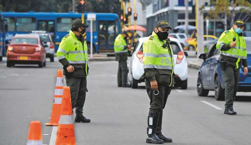 En Bogotá hay un déficit de aproximadamente 9.000 policías, según la Secretaría de Seguridad.