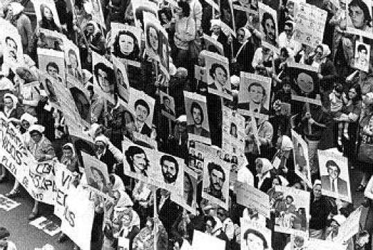 Una de las decenas de manifestaciones que congregaron en Chile a las víctimas de la represión durante la dictadura de Augusto Pinochet. / Cortesía