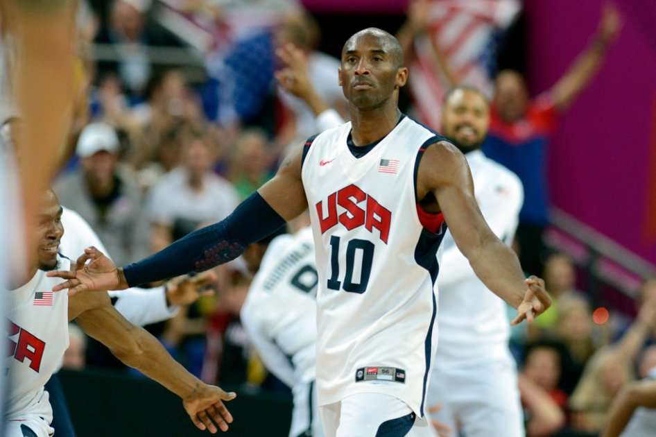 Kobe Bryant aportó 20 puntos en la victoria de su selección sobre Australia. / AFP