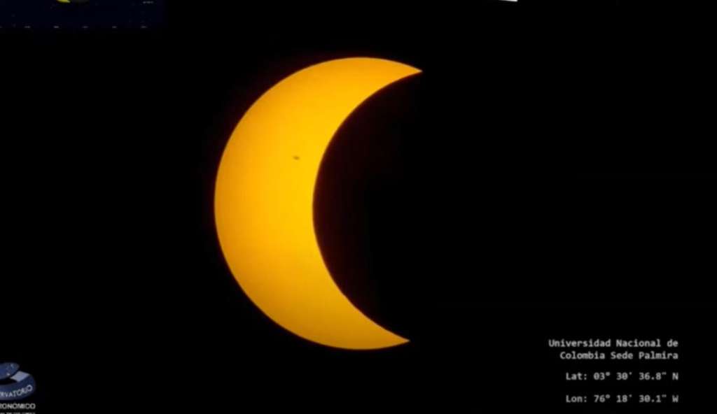 Si no pudo ver el eclipse puede seguir el fenómeno a través de imágenes del planetario.