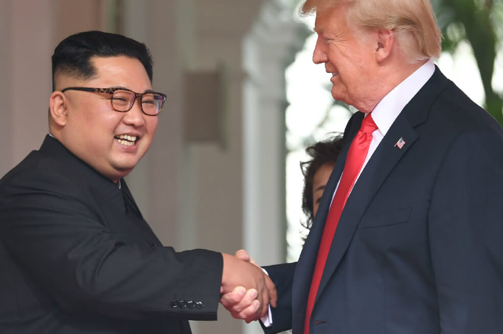 Imagen de archivo de una reunión entre Kim Jong-un y Donald Trump. /AFP