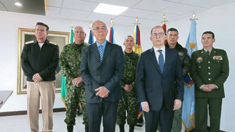 Plan contra Barbosa: Mindefensa dice que verificará si el ELN iba a atacar al fiscal