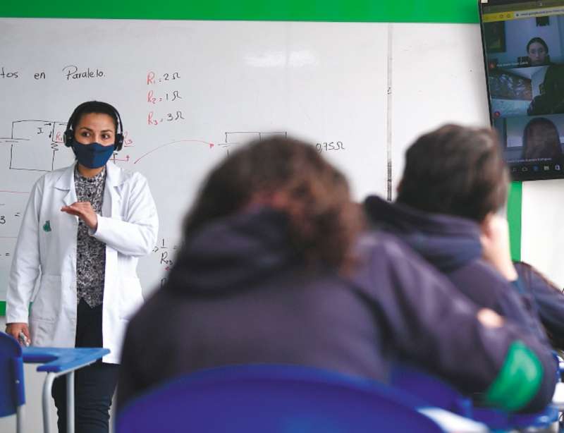 No todos los docentes pensionados podrán acceder a la mesada 15.