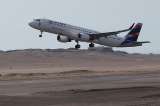 Acciones de Latam suben hasta 37,3 % en Bolsa de Santiago tras alianza con Delta