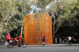 Ai Weiwei denuncia crisis mundial de refugiados con 300 obras en las calles de Nueva York