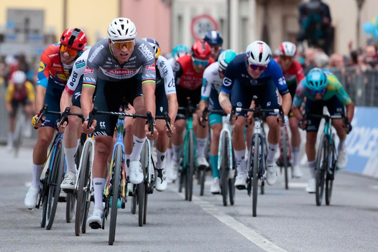 Así quedó la clasificación general de la Tirreno-Adriático tras la quinta etapa