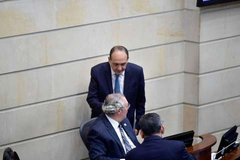 Las polémicas que rondan la Corte Constitucional y al magistrado Vladimir Fernández