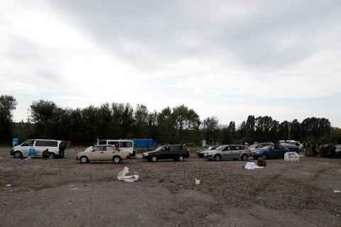 Bombardeo contra vehículos civiles en Zaporiyia deja al menos 25 muertos