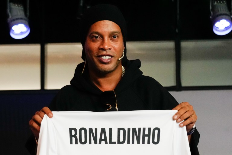 Ronaldinho: “La temporada del Barça se parece a la primera que yo viví”
