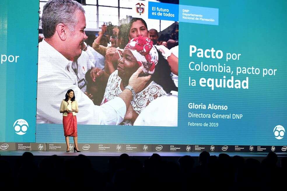 La directora de Planeación Nacional, Gloria Alonso, durante una presentación del Plan de Desarrollo "Pacto por Colombia, Pacto por la Equidad". / Departamento Nacional de Planeación / vía Flickr