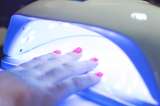 El peligro de las uñas semipermanentes. ¿Podrían provocar cáncer?