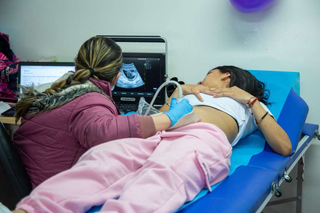 La Misión Médica Polaca ofrece atención prenatal gratuita para mujeres migrantes gestantes.
